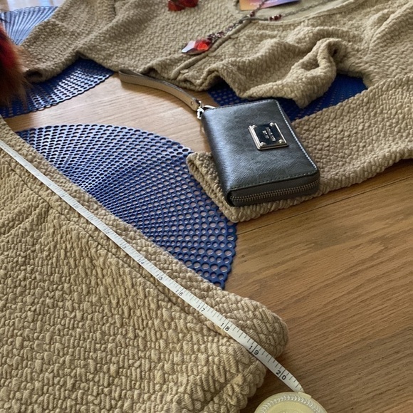 🧘♀️SOFT & Thick fabric so SOFT. Crop Top w/ Matching Shorts. BodyCon Sexy. 🎣 - Picture 9 of 12